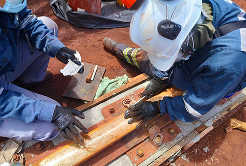 <h4 class="service-title">Gantry Rail Replacement</h4>